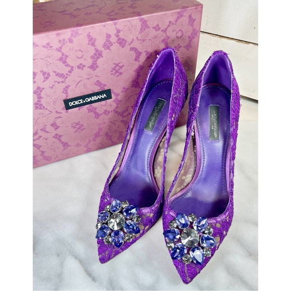 Dolce & Gabbana 'Bellucci' Lace & Crystal Pumps - Picture 2 of 9